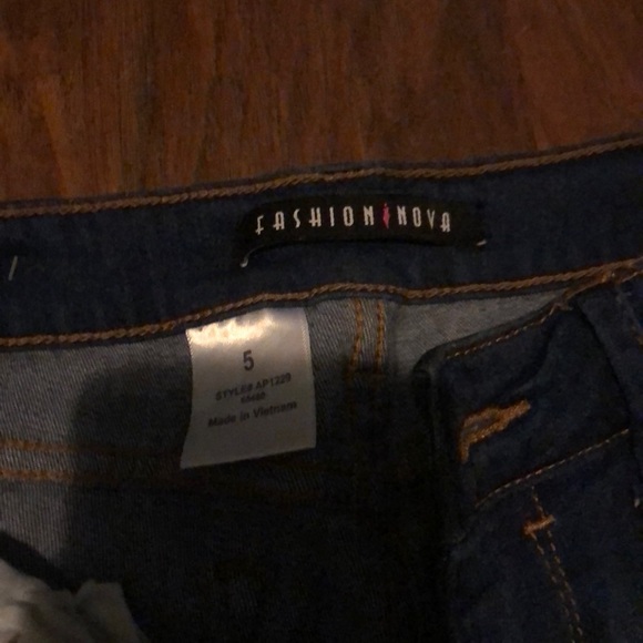 Fashion nova - Distressed skinny jeans - SIZE 5 - Picture 3 of 4